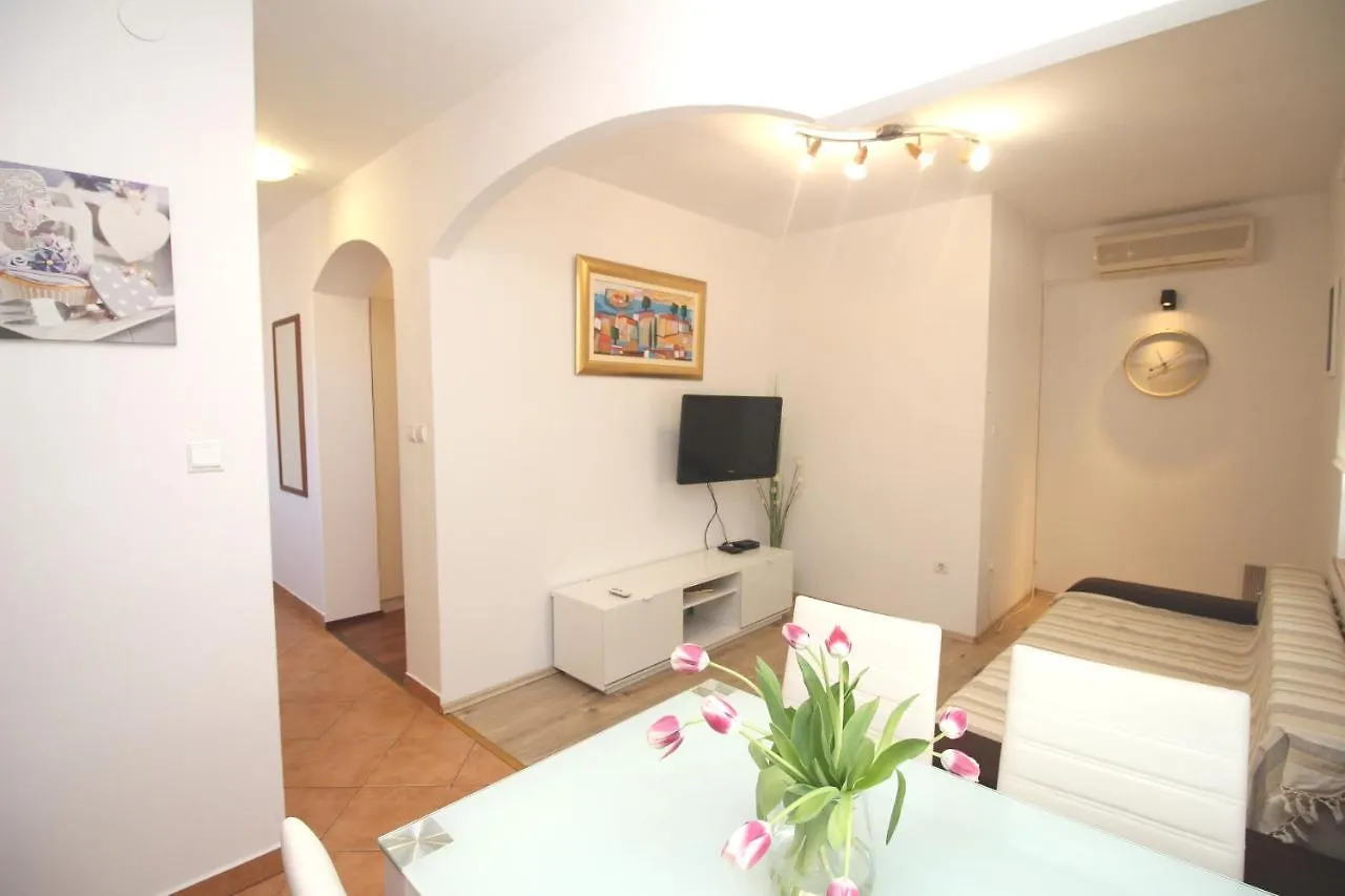 Apartments Vesna Punat 0*,  Croatia